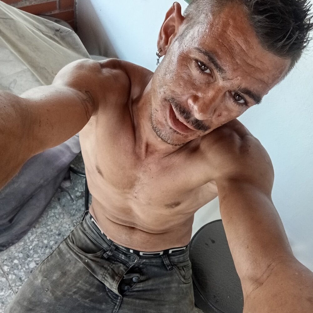 ALTOVOLTAGEO1 Chatroom