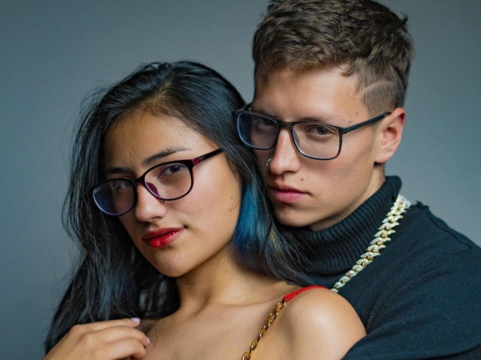 A_sexy_couple__ Chatroom