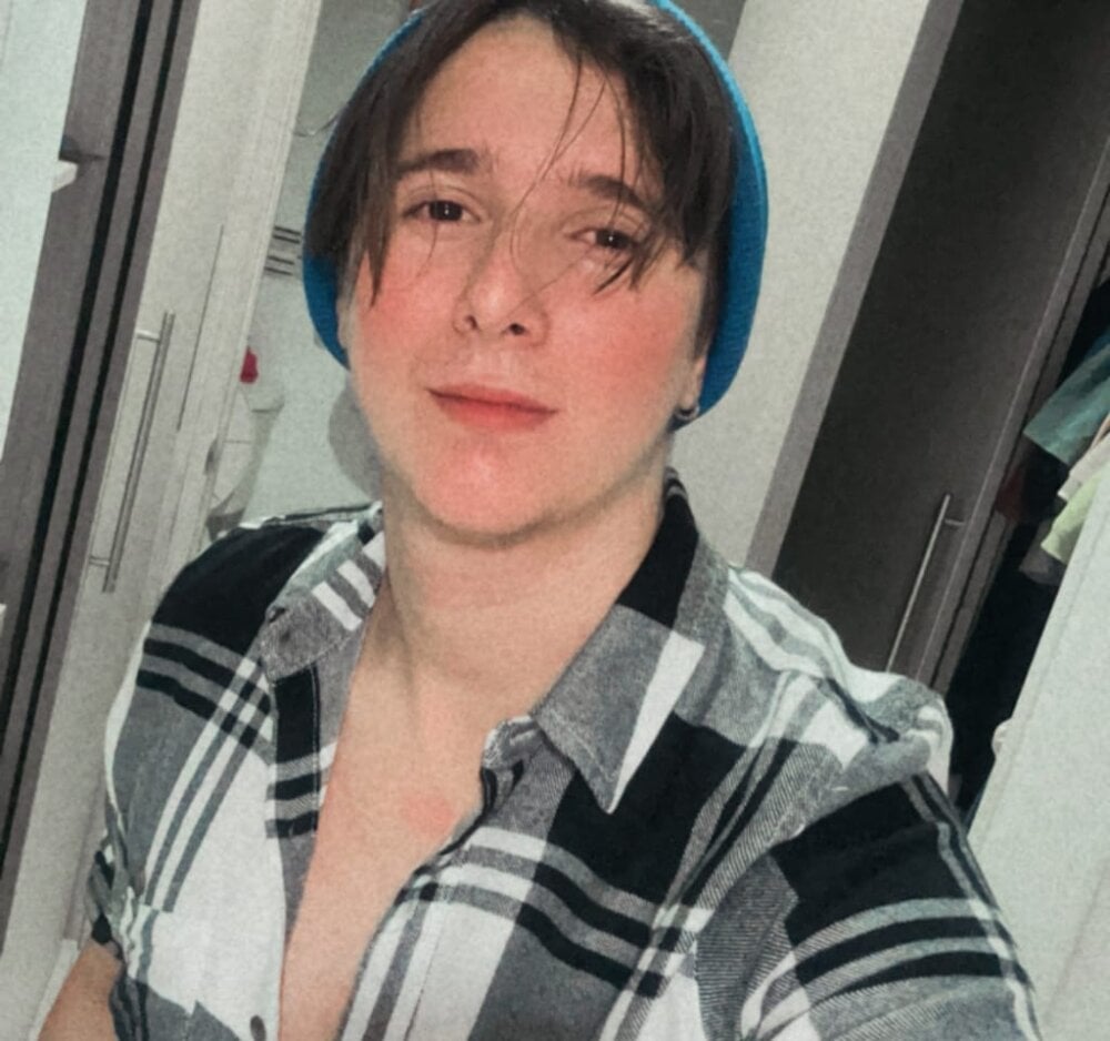 Aaron_LatinMen2 Chatroom