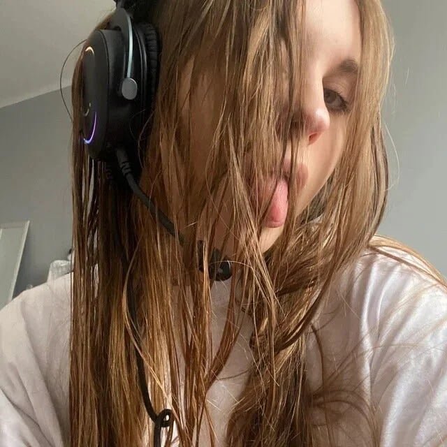 Adelehello Chatroom