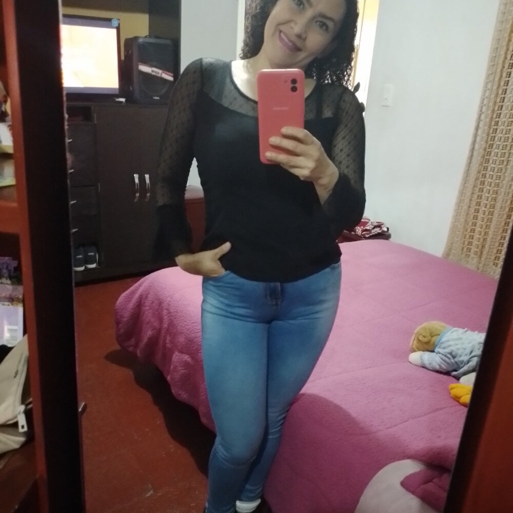 Adelgey-Michel Chatroom