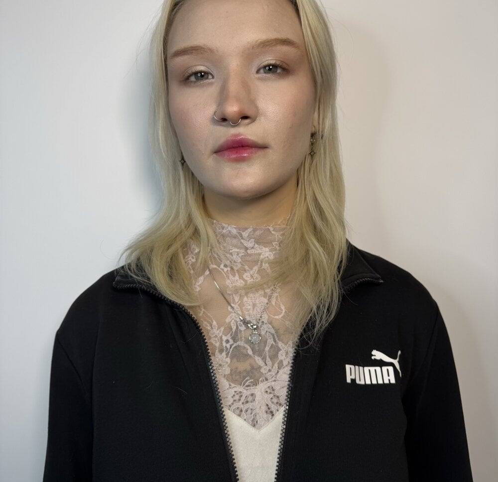 AdelinaMaddalena Chatroom