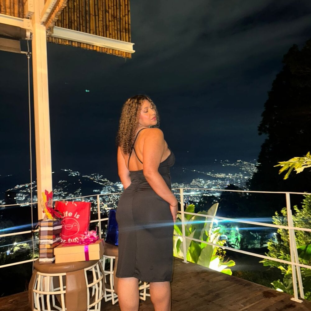 Adorable_Maria Chatroom