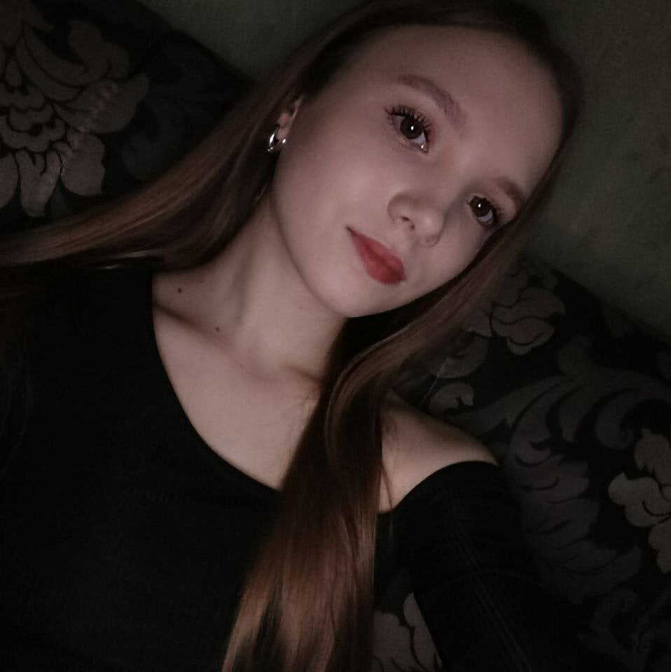 Adria_Arjona Chatroom