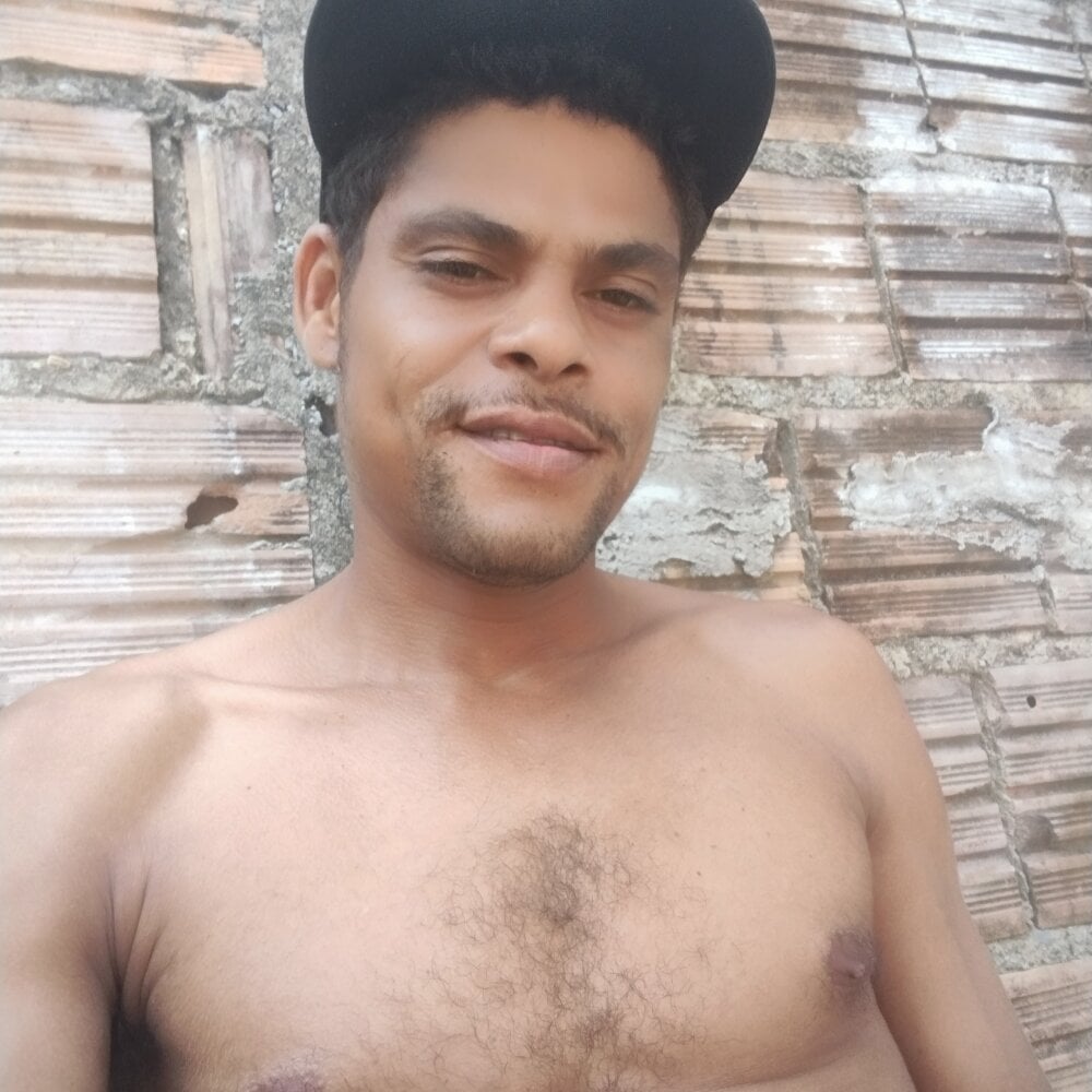 Adrianofeito Chatroom