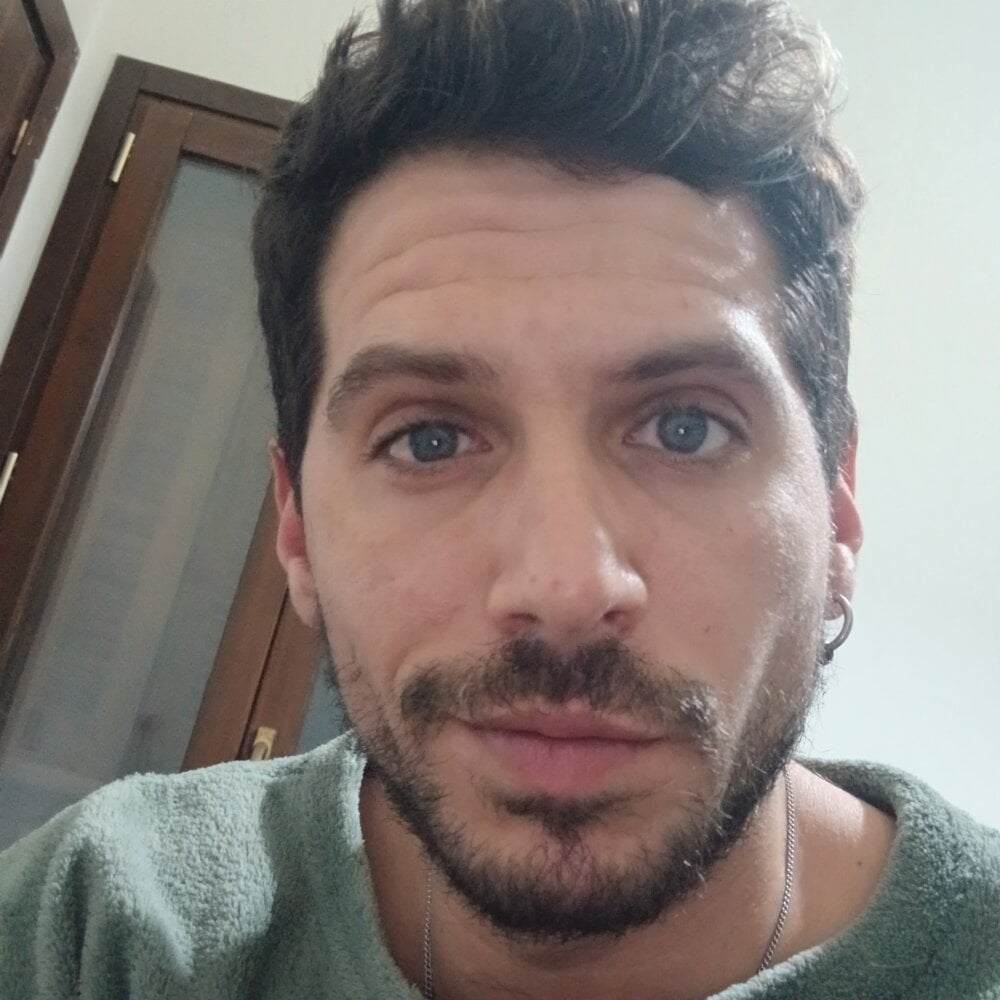 Adrianxxxxxx53 Chatroom