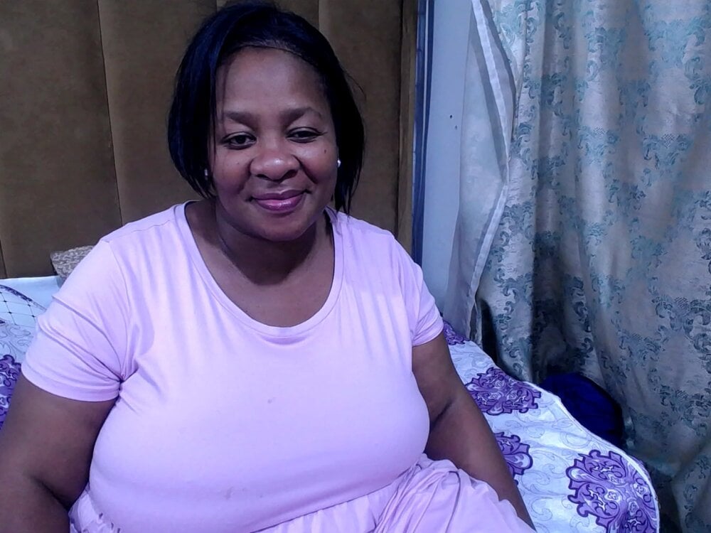 AfricanQueenxx25 Chatroom