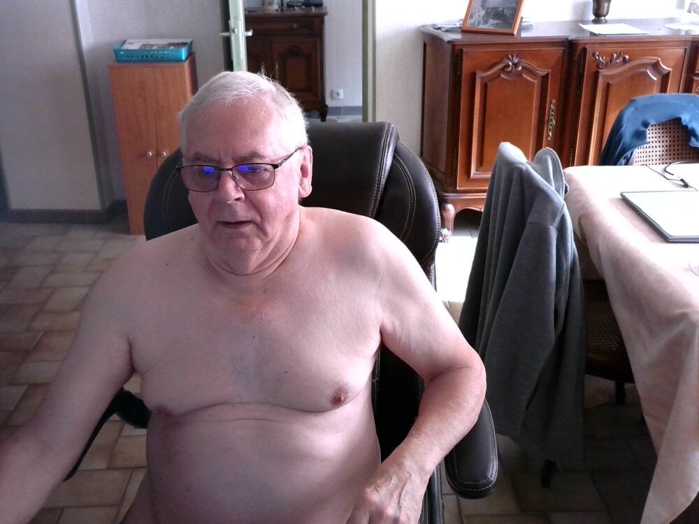 Alain633 Chatroom