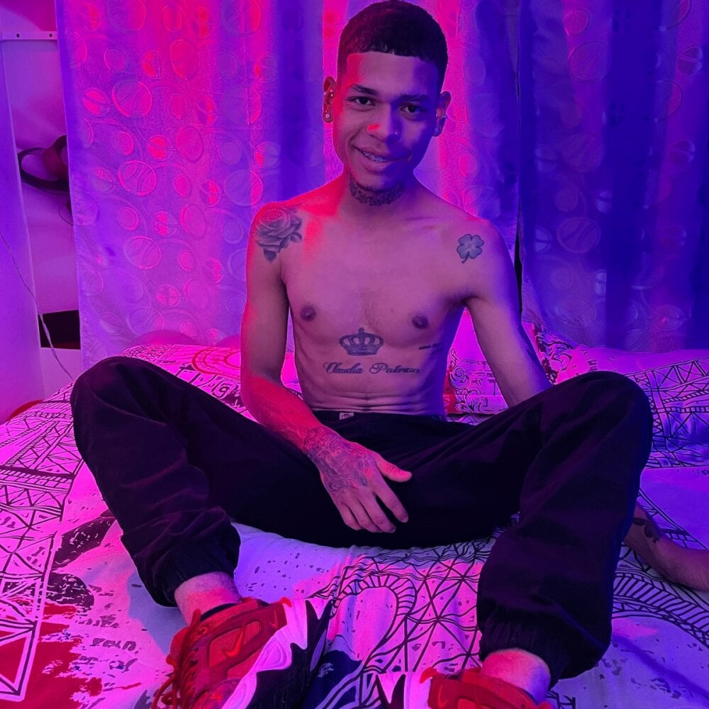 Alan_Boyy Chatroom