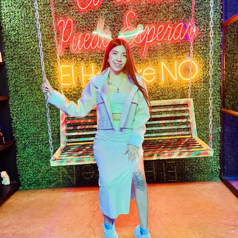 AlejaRosuie Chatroom