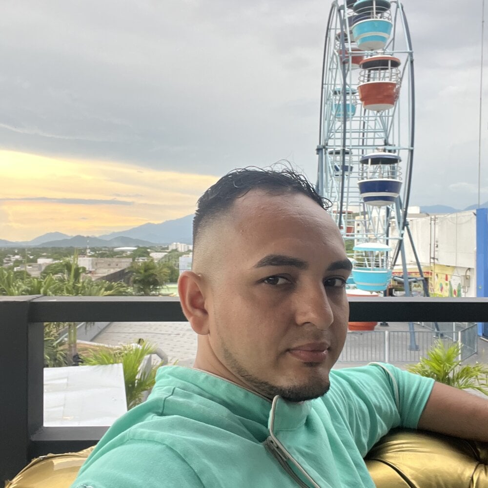 Alejand276765 Chatroom