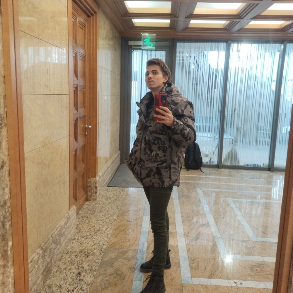 Alejandro015255 Chatroom