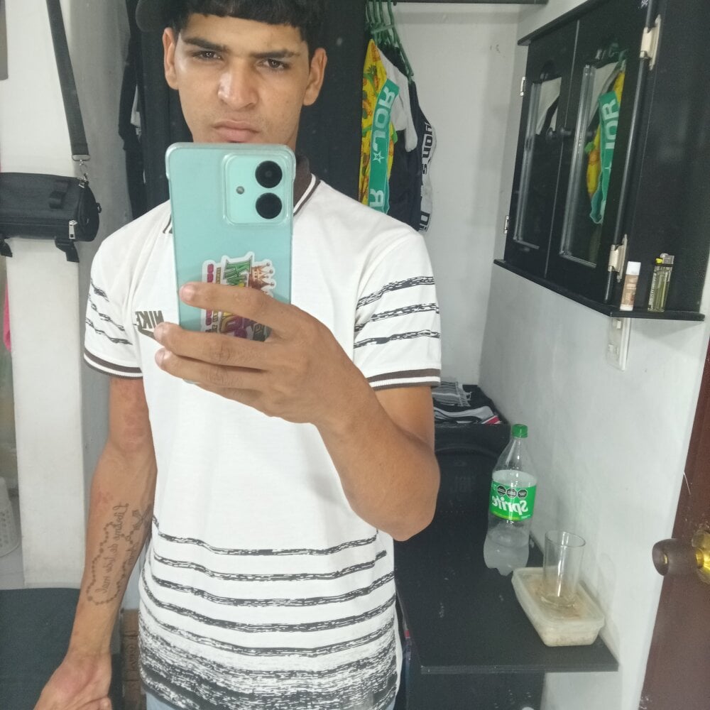 Alejandro_Dirty Chatroom