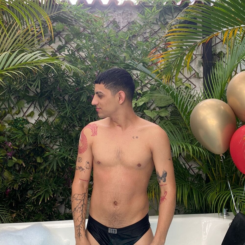 Alex_cute77 Chatroom