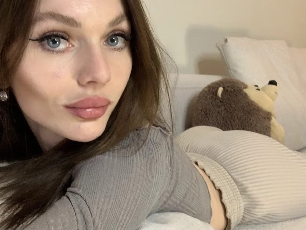 AliceVelour Chatroom