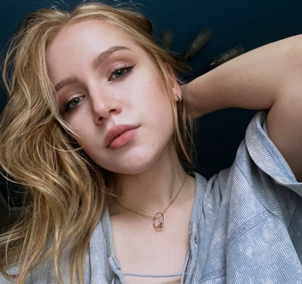 Alice_meow15 Chatroom