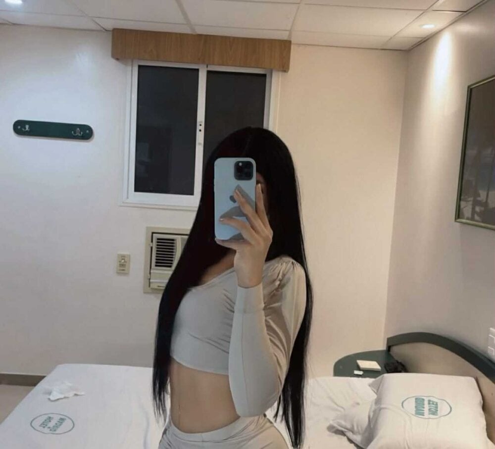 Alicebby_bigCock19 Chatroom