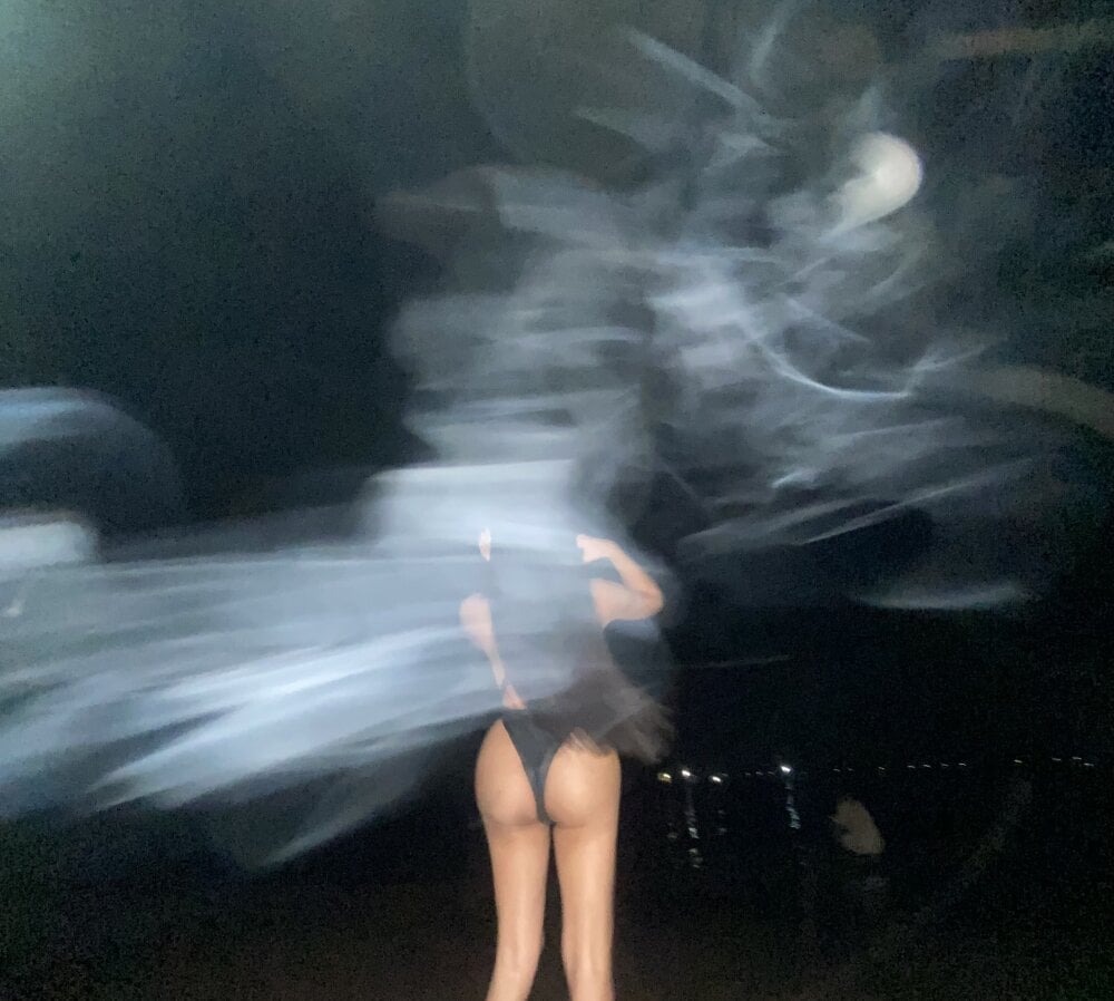 All_Hail_Your_Majesty Chatroom