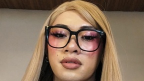 alluring-carmela