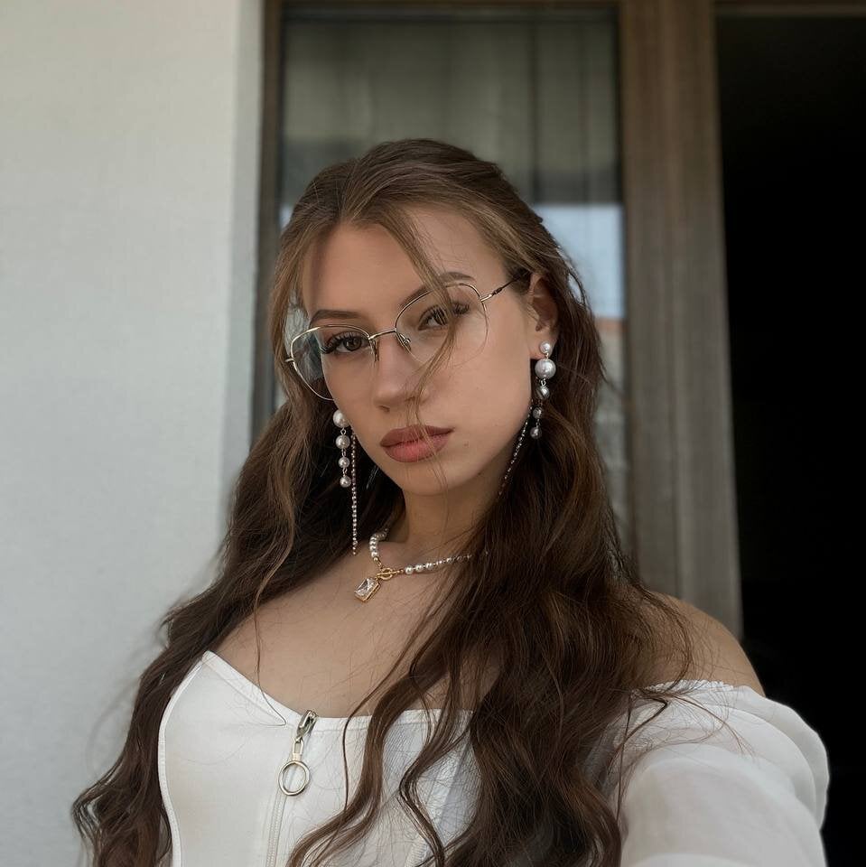 AlodieBorne Chatroom