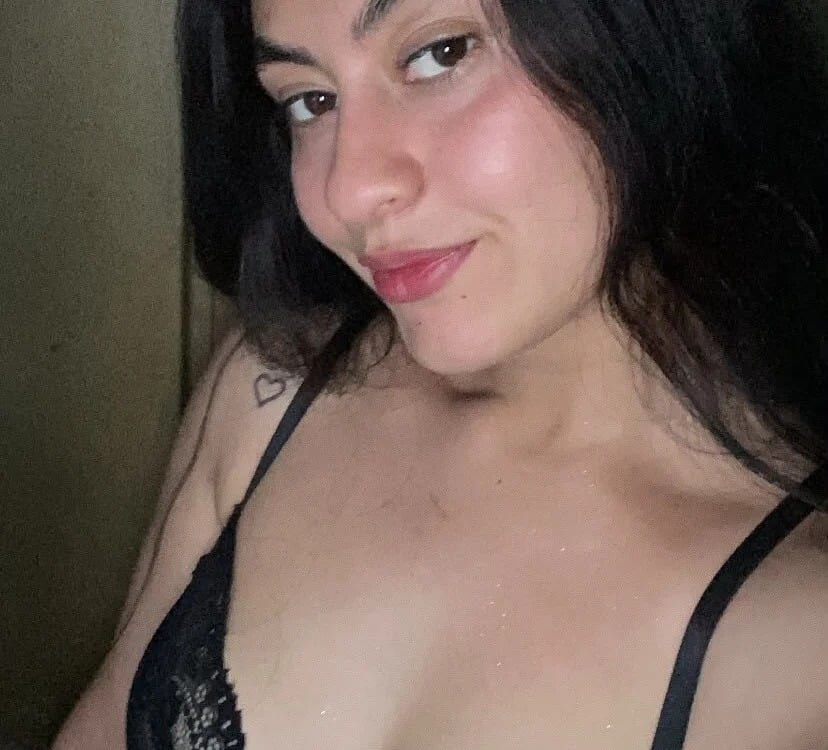 Amara_Bell Chatroom
