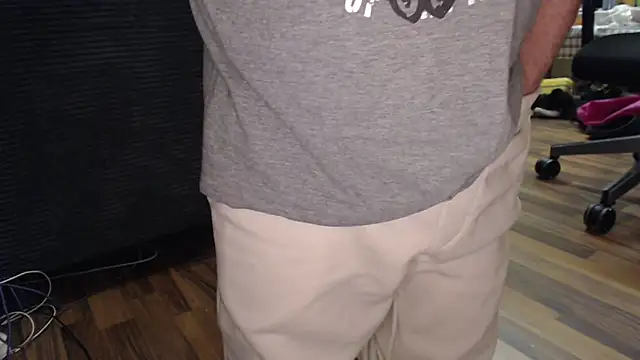 Amateur_Tom Chatroom