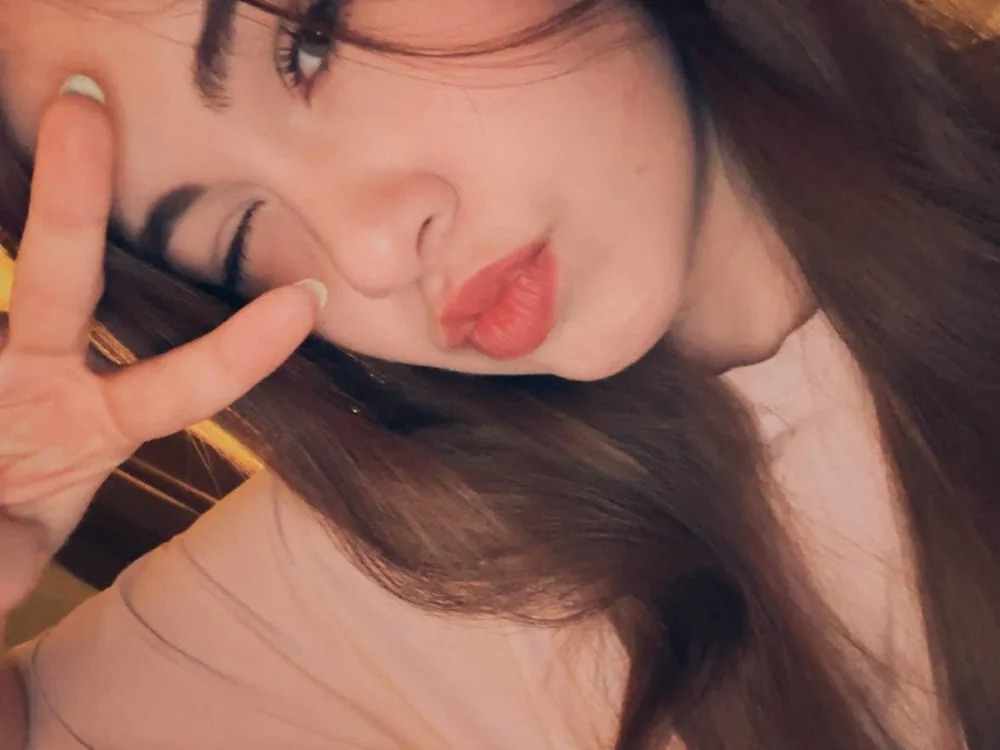 Amy_Maev Chatroom