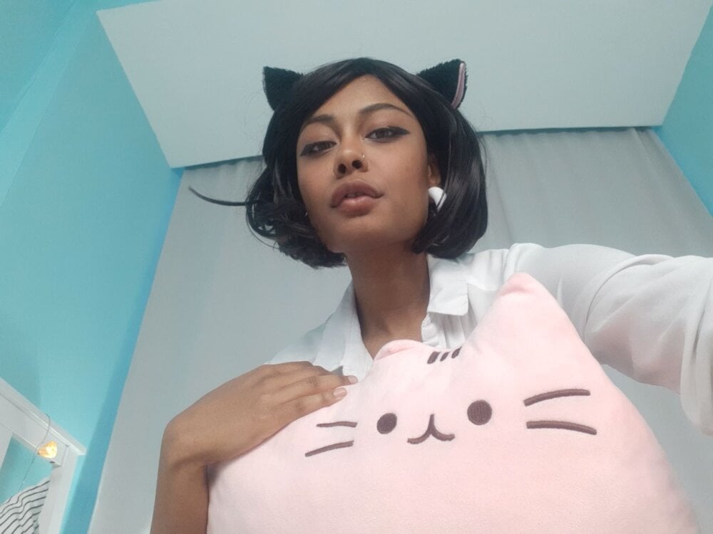 Ana_Peachy_ Chatroom