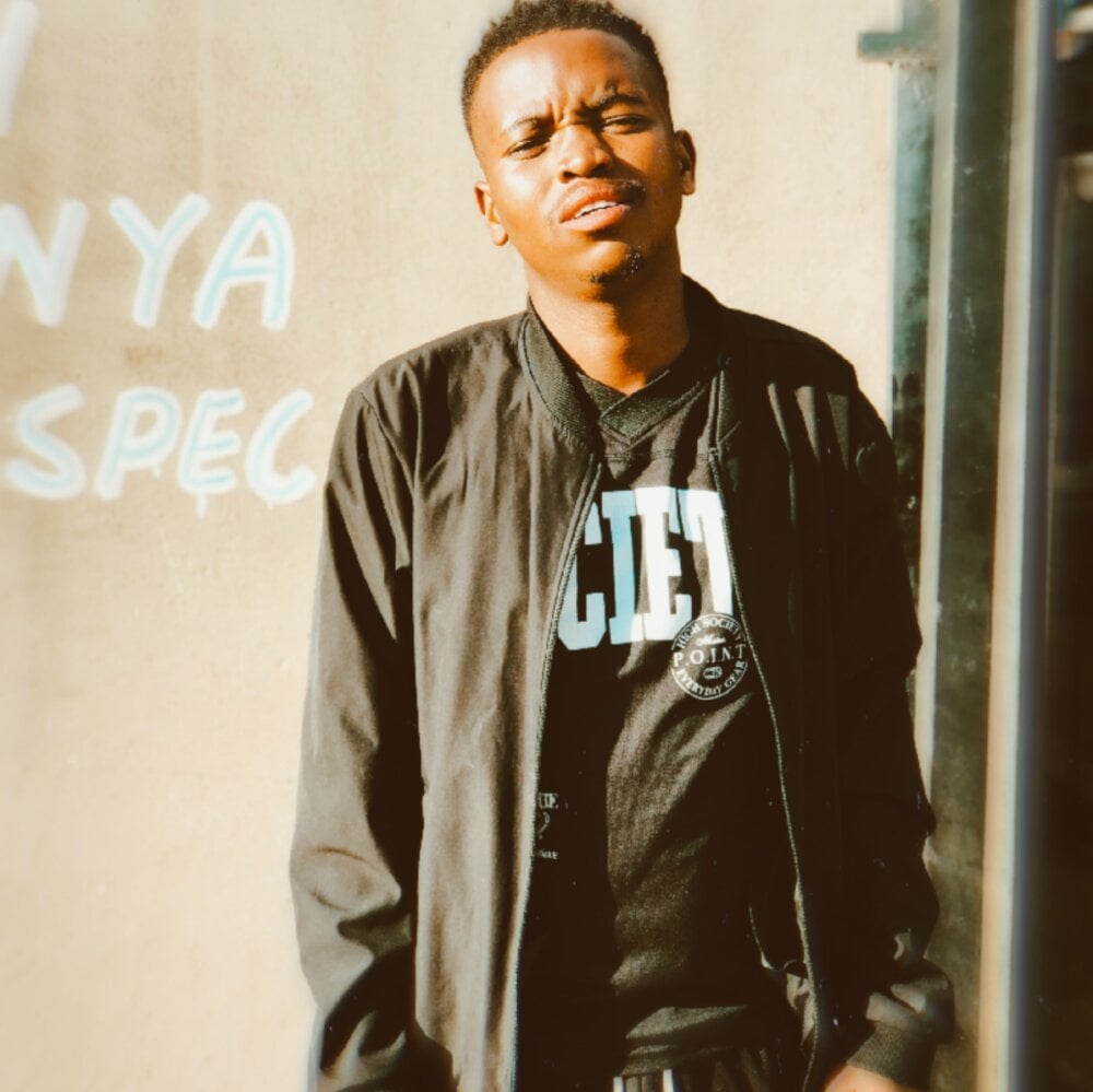 Angaziphela Chatroom