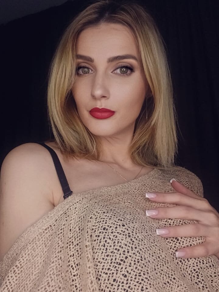 AngelVelvetXO Chatroom