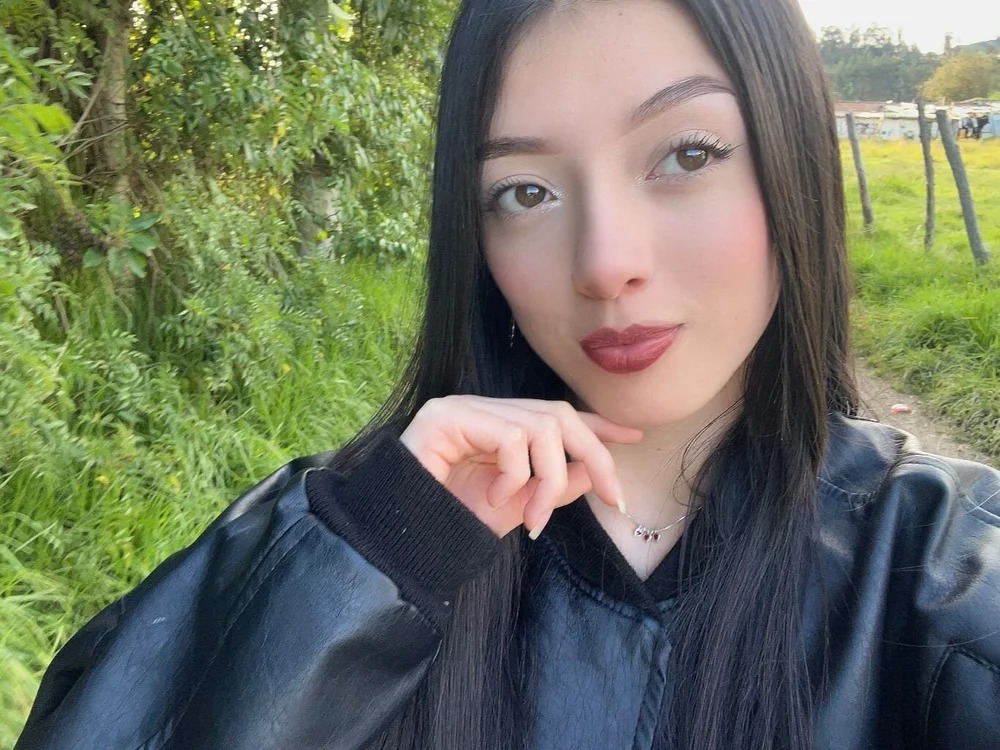 Angela_55 Chatroom