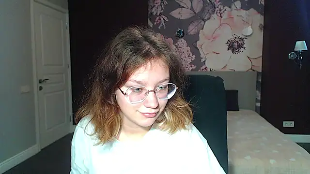 AngelinaLow Chatroom