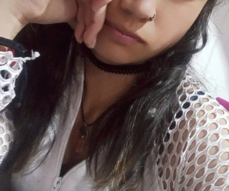 Angie_01 Chatroom