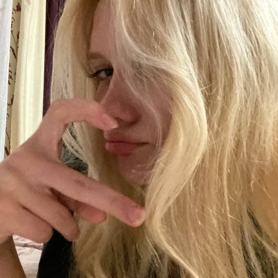 AnikaSlader Chatroom