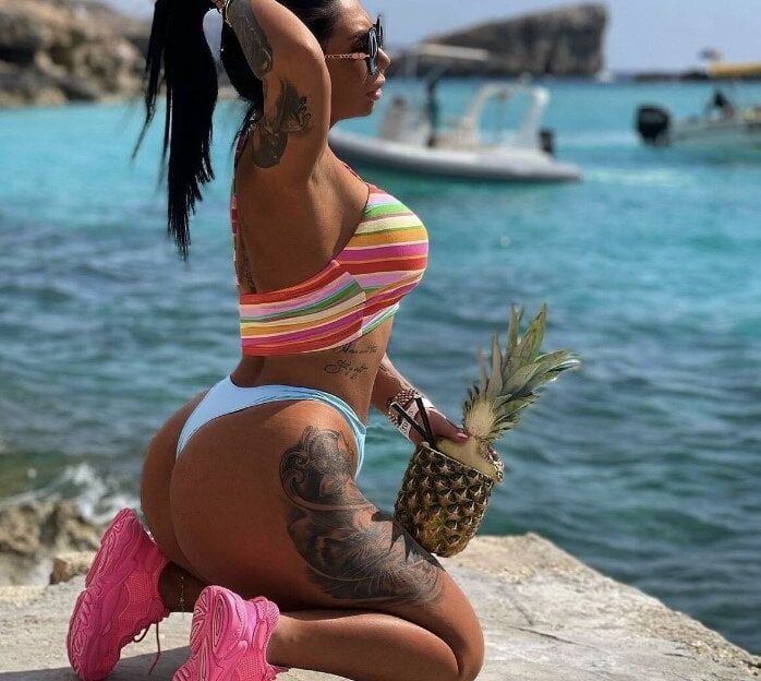 AnissaDesire Chatroom