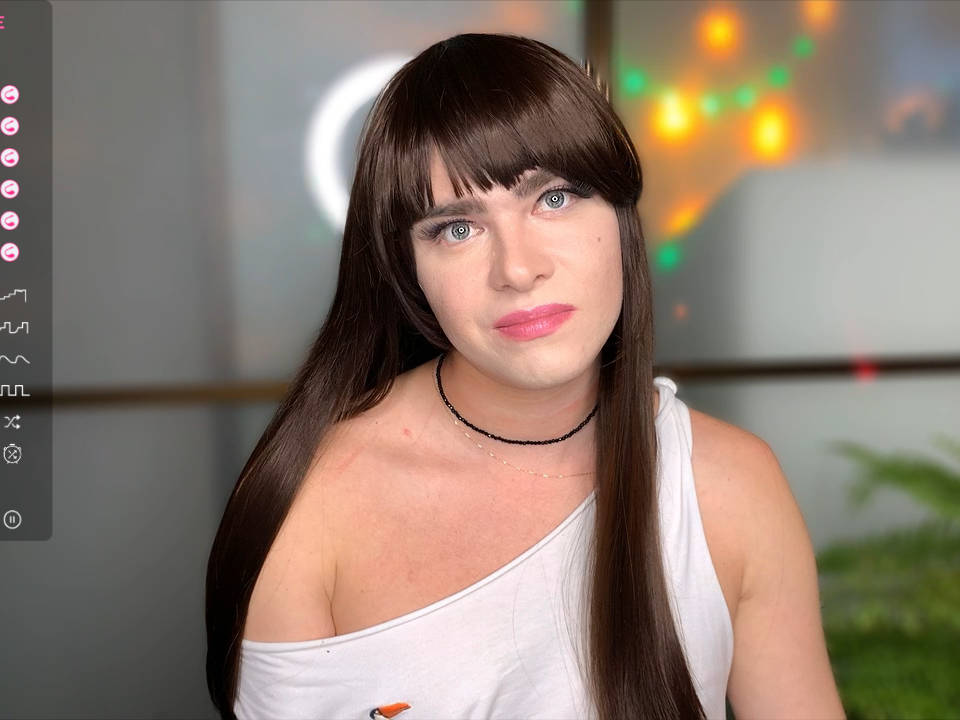 Anjalin_sososok1 Chatroom