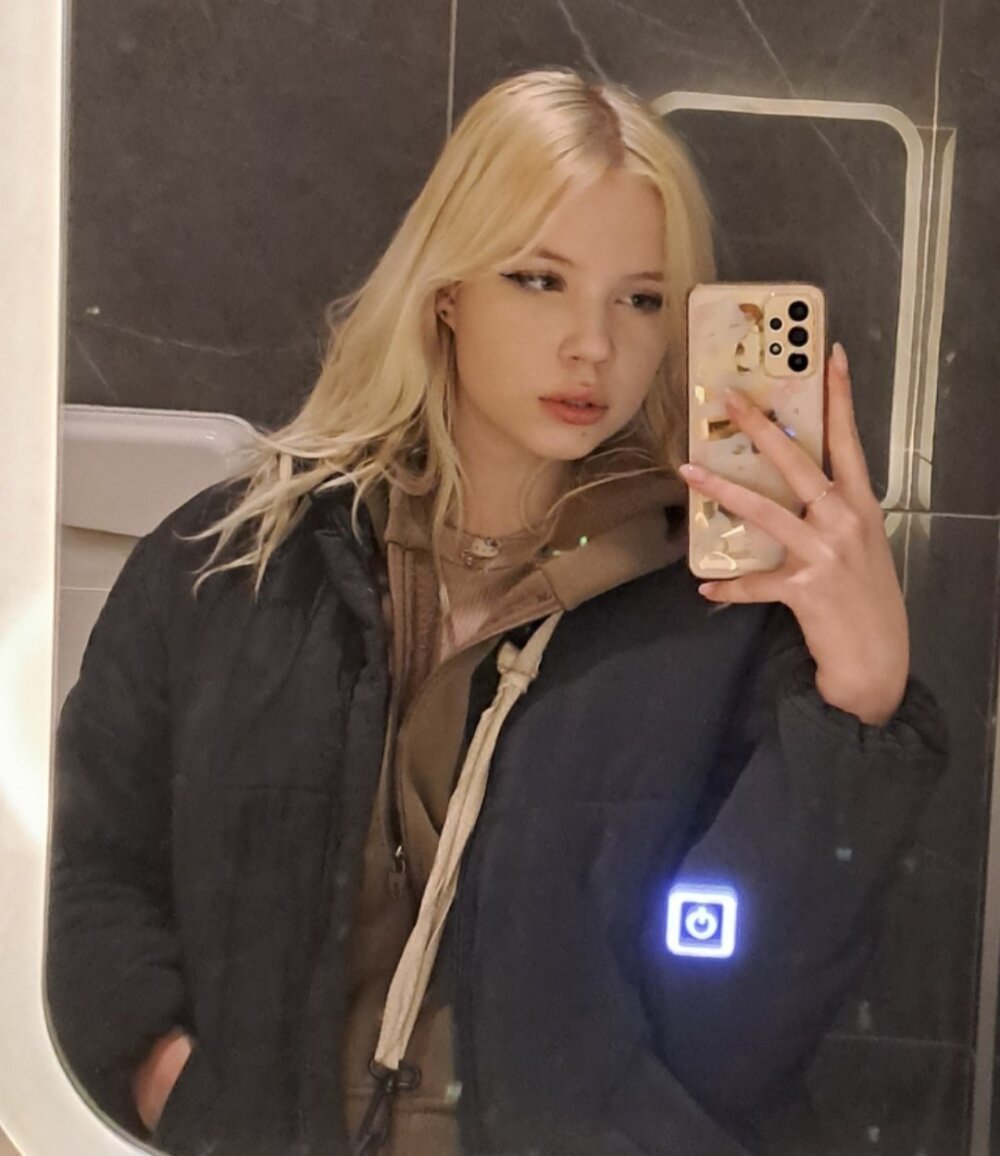 AnnelleAdema Chatroom