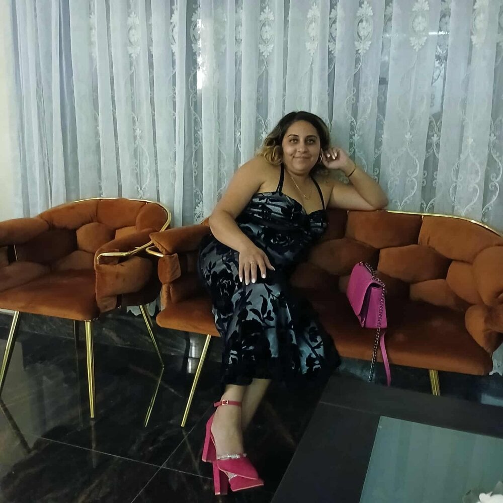 AntoAntonianna Chatroom