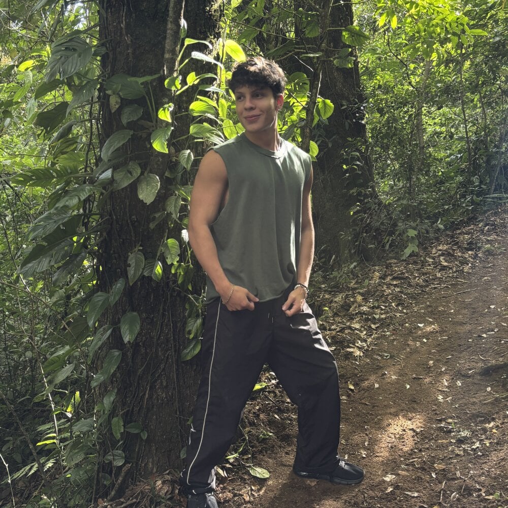 Antonio_996 Chatroom