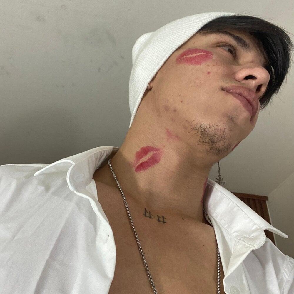 Anyelo_hot1111 Chatroom