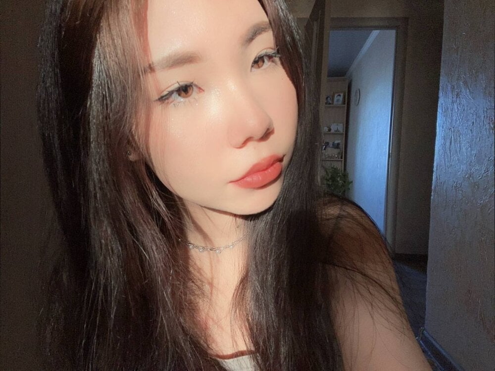 AprilOnilll Chatroom