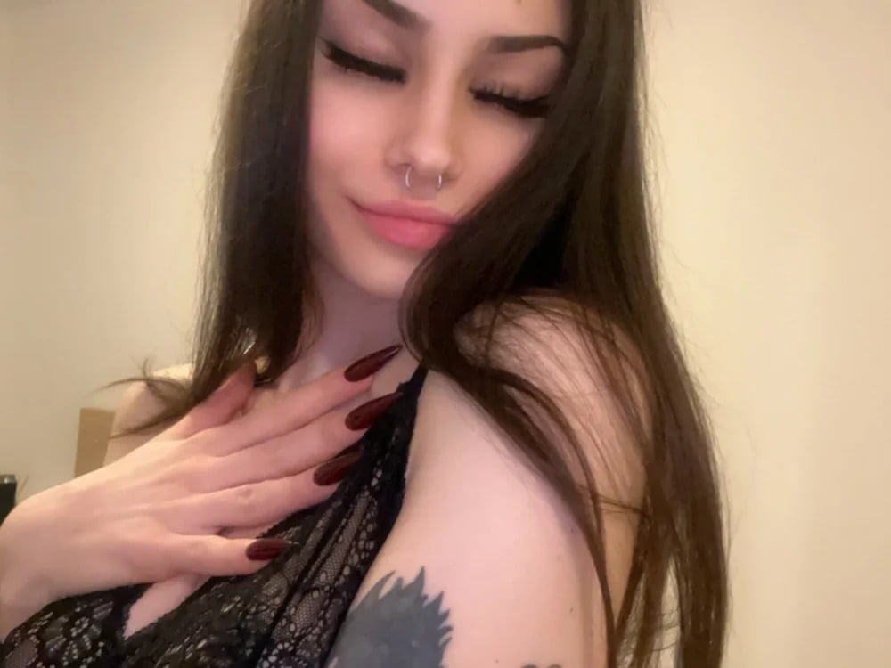 Aprill_Grey Chatroom