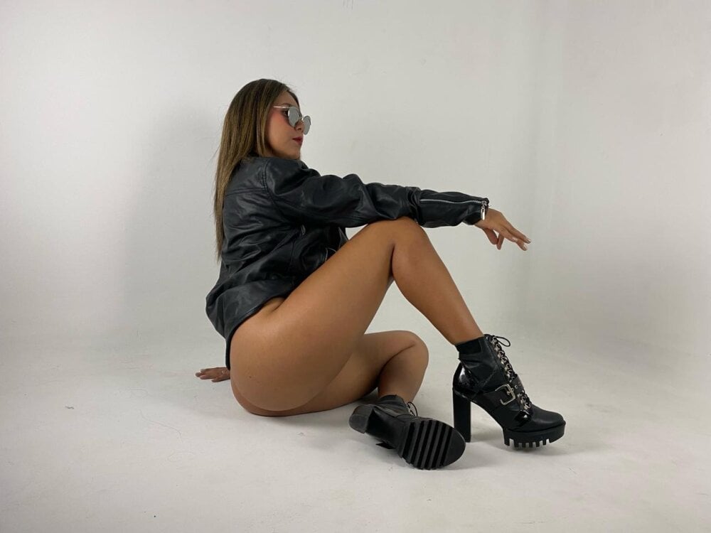 AriannaTorres Chatroom