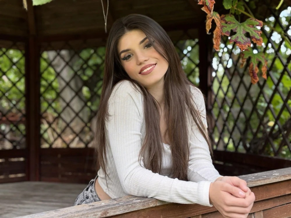 AriellaAllevi Chatroom