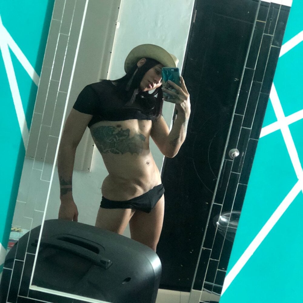 ArohomLester Chatroom