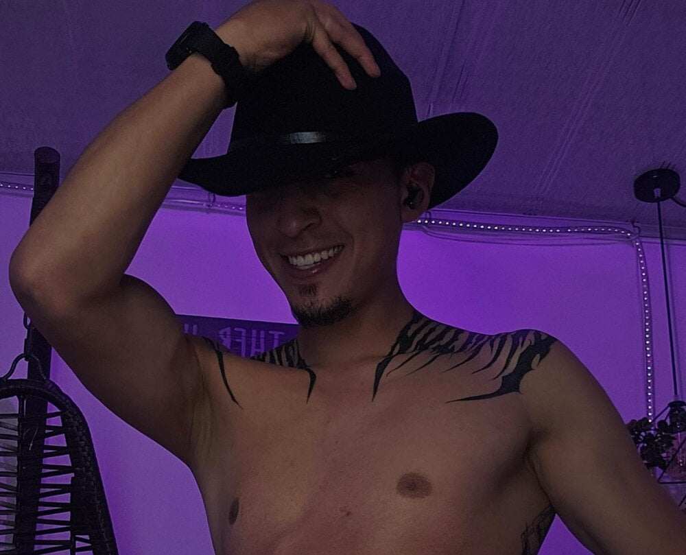 Aroon_smith_ Chatroom