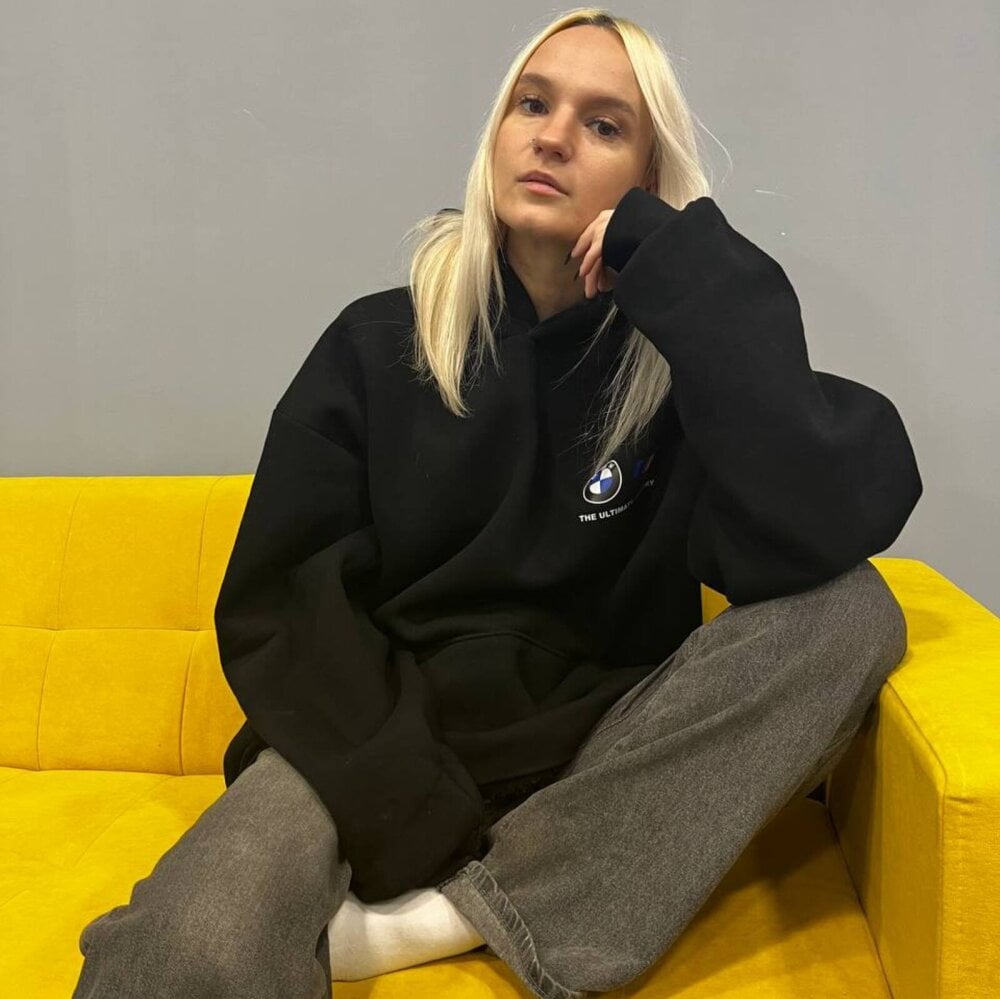 Ashley-Angel Chatroom