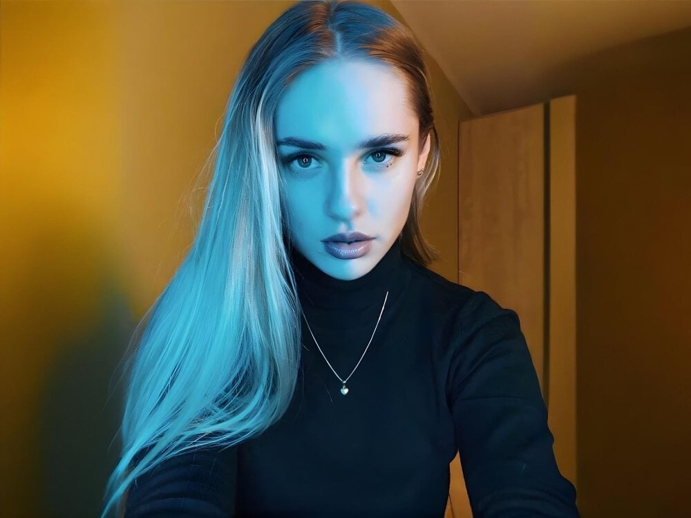 Ashley_Kitty_X_ Chatroom