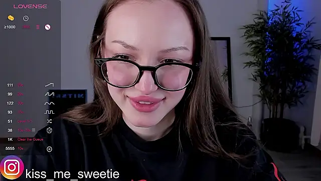 Ashley_Mintt Chatroom