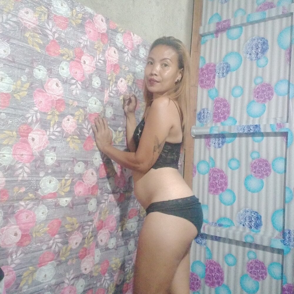 AsianHorny4uxx Chatroom